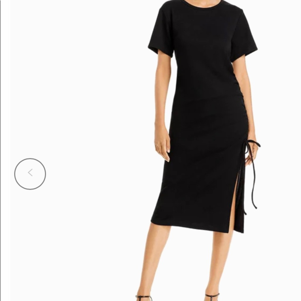⭐️ Ruched drawstring side with hem slit.This dress is so comfortable and chic+🎁